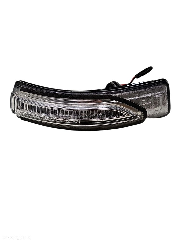 LAMPA KIERUNKOWSKAZ LED LUSTERKA PRAWY HYUNDAI IONIQ - 1