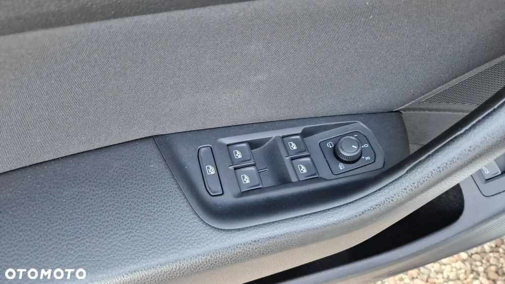 Volkswagen Passat 2.0 TDI SCR Highline DSG - 24