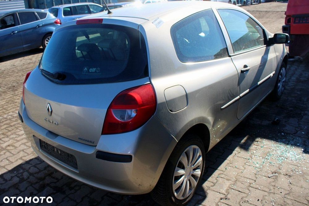 Renault Clio III 2006 1.1i D4F740 HB3D (MASKA, ZDERZAK, LAMPA, BŁOTNIK, DRZWI, SZYBA, FOTEL) - 5