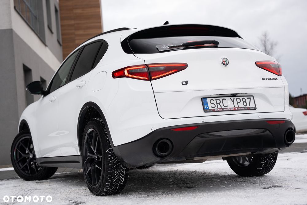 Alfa Romeo Stelvio 2.0 Turbo 16V AT8-Q4 Executive - 16