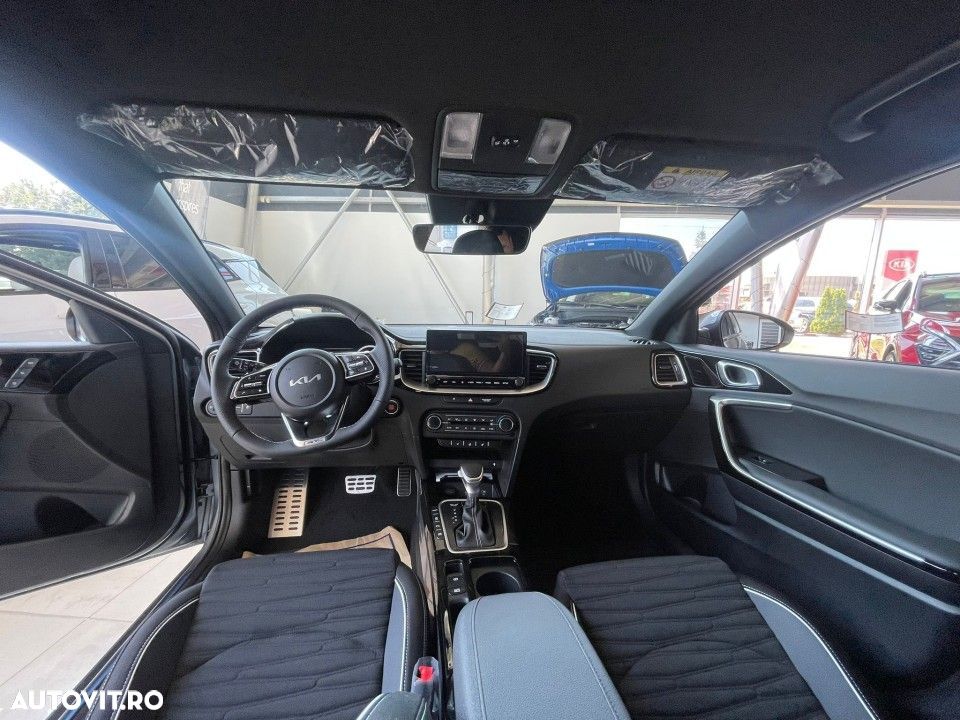 Kia XCeed - 10