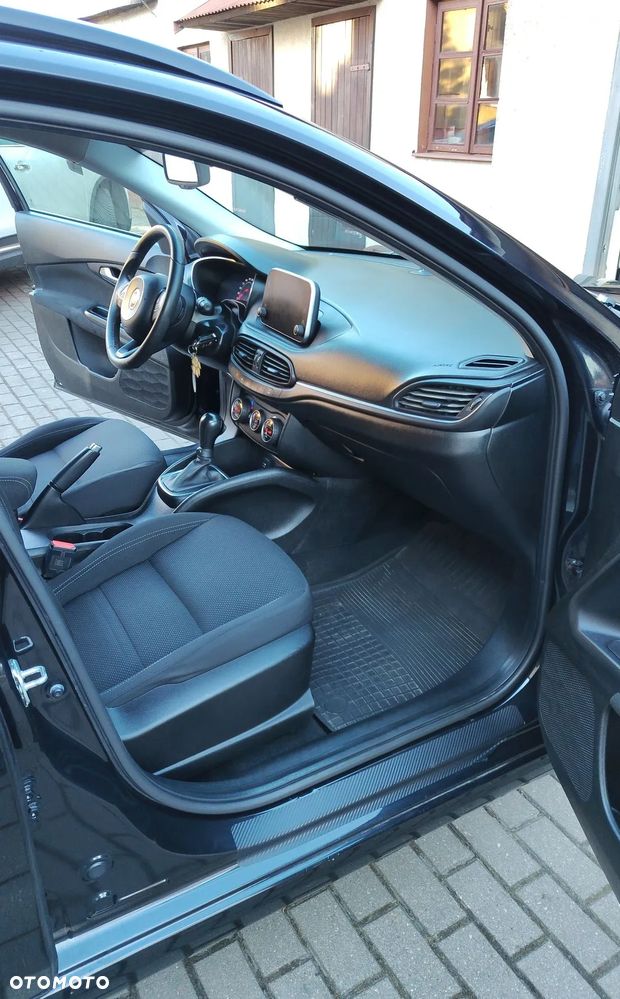 Fiat Tipo 1.6 MultiJet DCT Lounge - 24