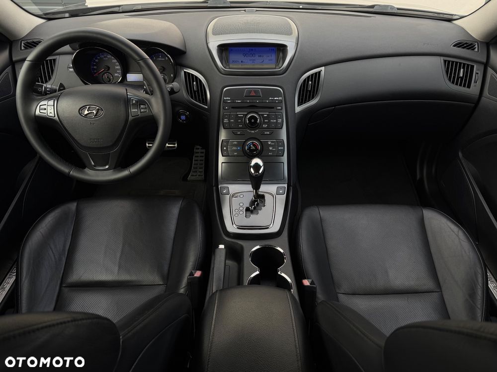 Hyundai Genesis Coupe 3.8 V6 Automatik - 8