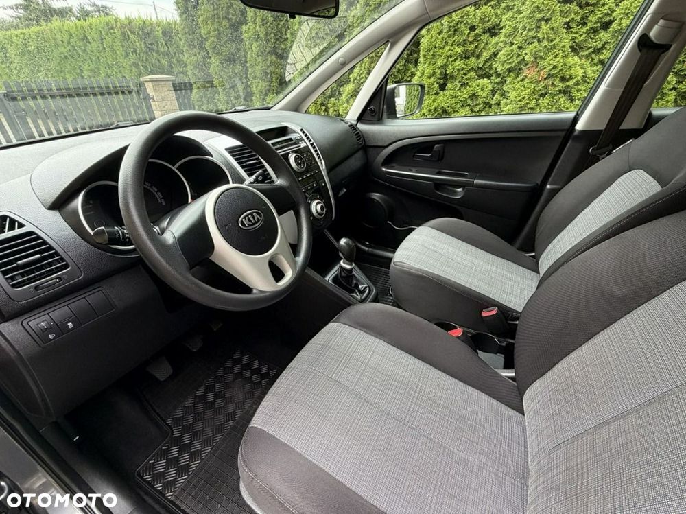Kia Venga - 11