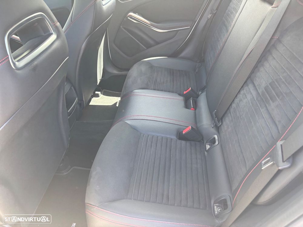 Mercedes-Benz A 180 d AMG Line Aut. - 25