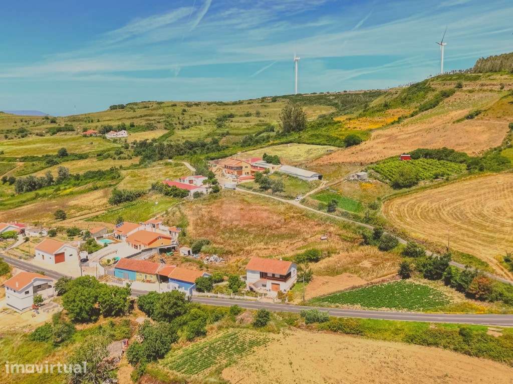 Terreno urbanizável com 4384 m² junto ao Sobral de Monte Agraço - Grande imagem: 3/12