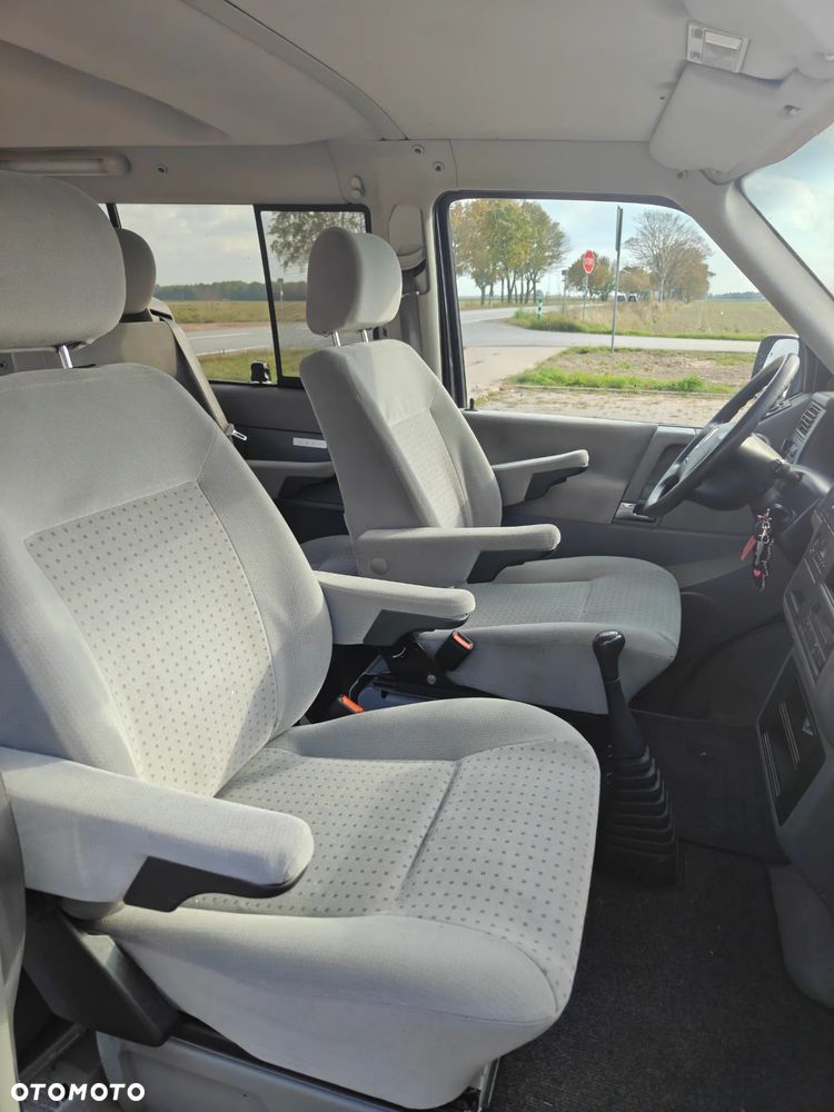 Volkswagen Multivan Standard - 12