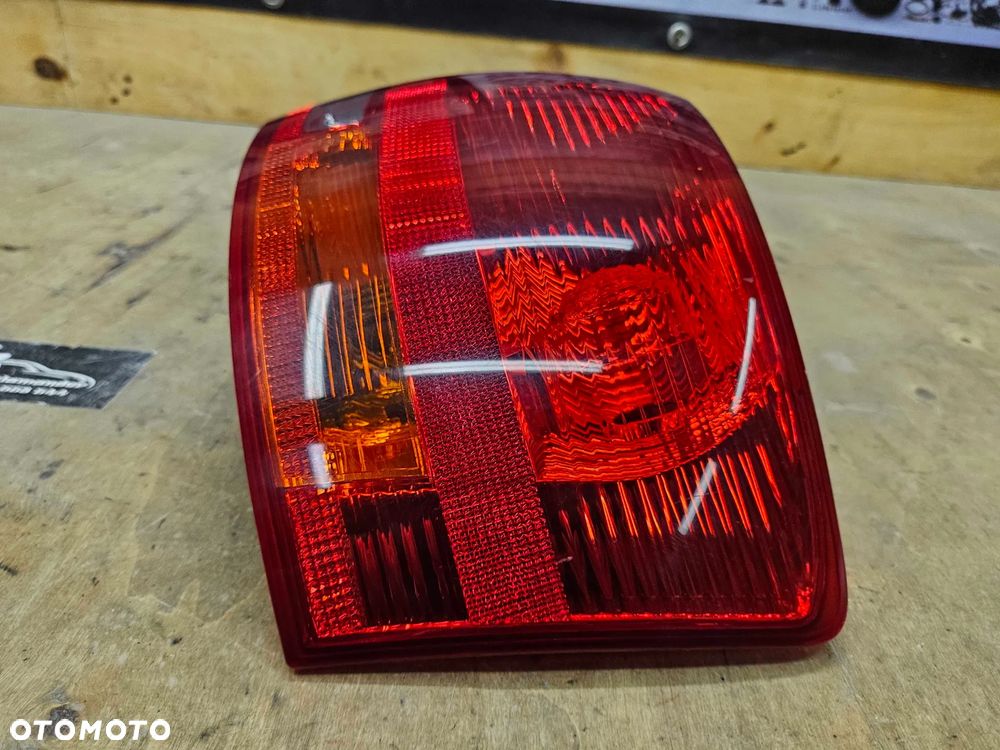 Lampa Lampy Tyl Tylna Prawa Lewa na w Blotnik AUDI A4 B7 Kombi Avant - 29