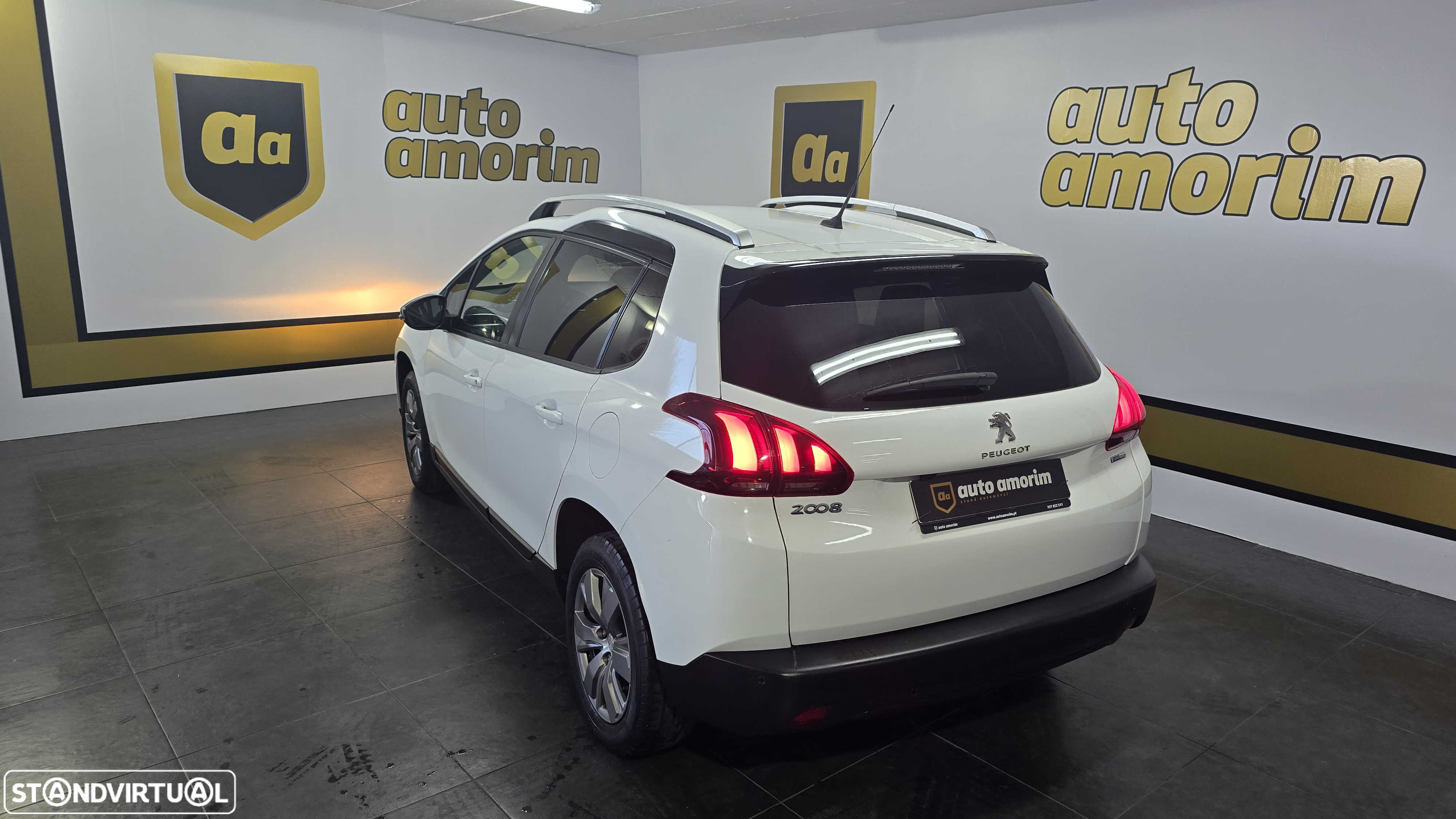 Peugeot 2008 1.2 PureTech Style - 10