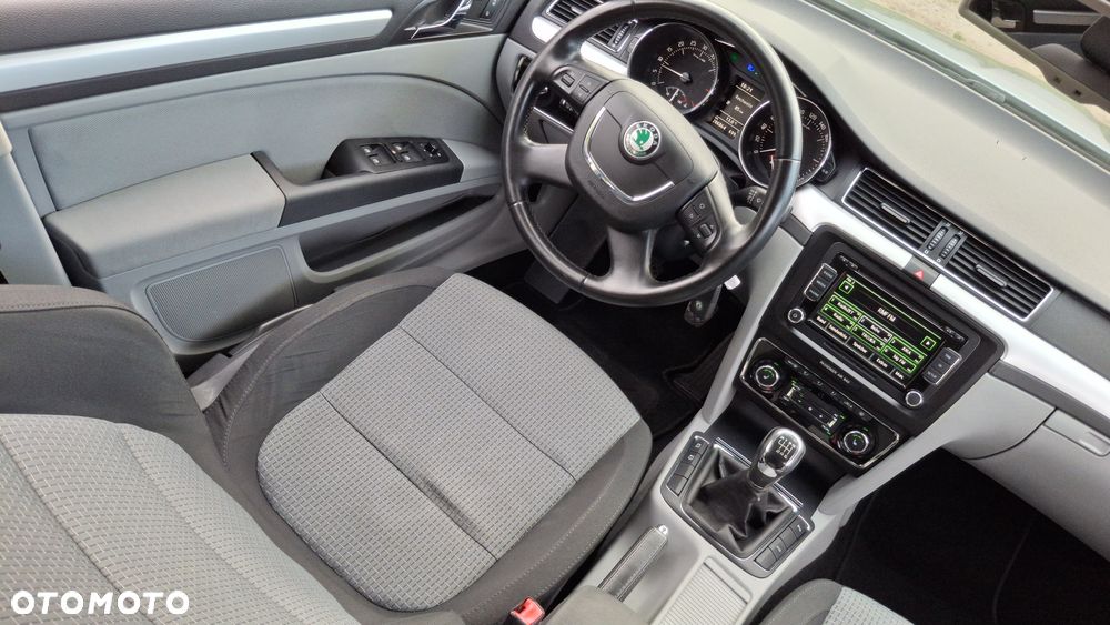 Skoda Superb 2.0 TDI PD Ambition - 21