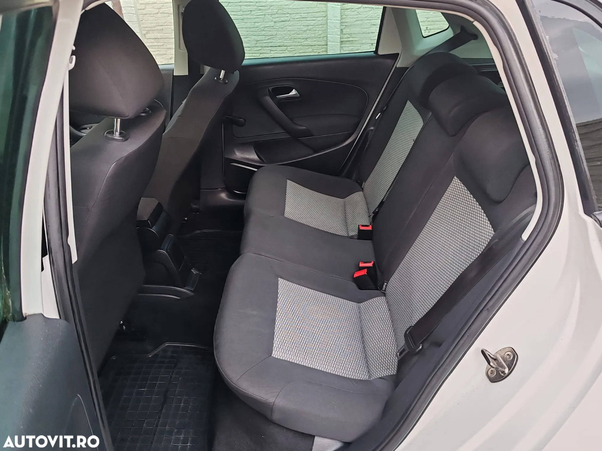 Volkswagen Polo - 12