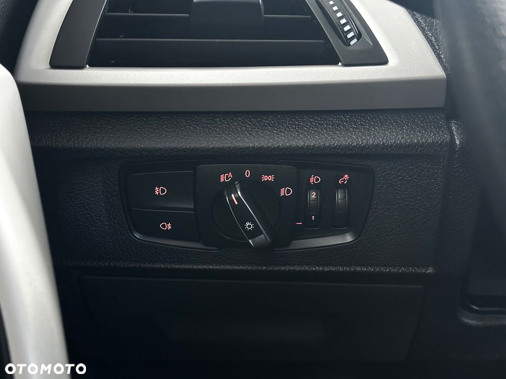 BMW Seria 1 118i - 26