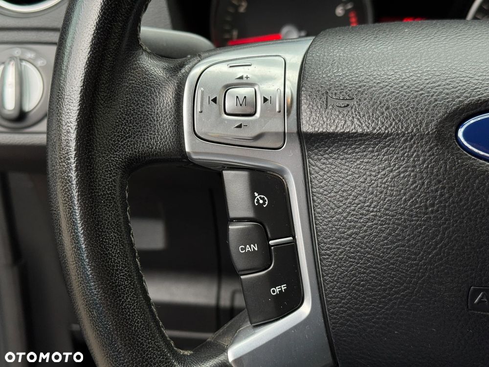 Ford Galaxy 2.0 Ambiente - 19