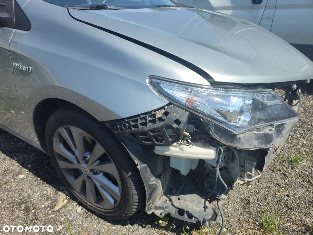 Toyota Auris Hybrid 135 Premium - 12