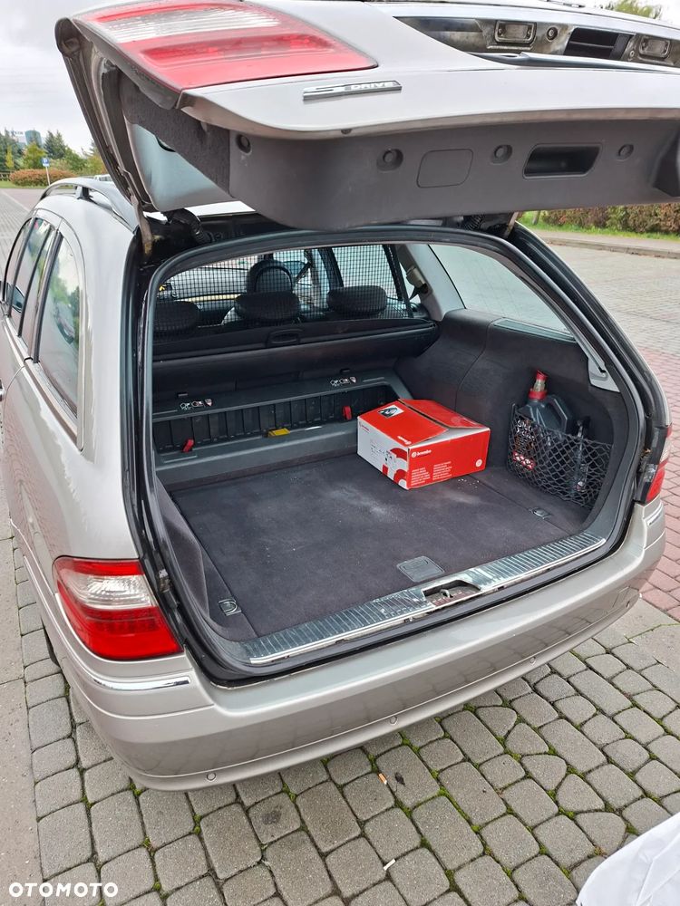 Mercedes-Benz Klasa E 320 CDI T Avantgarde - 12