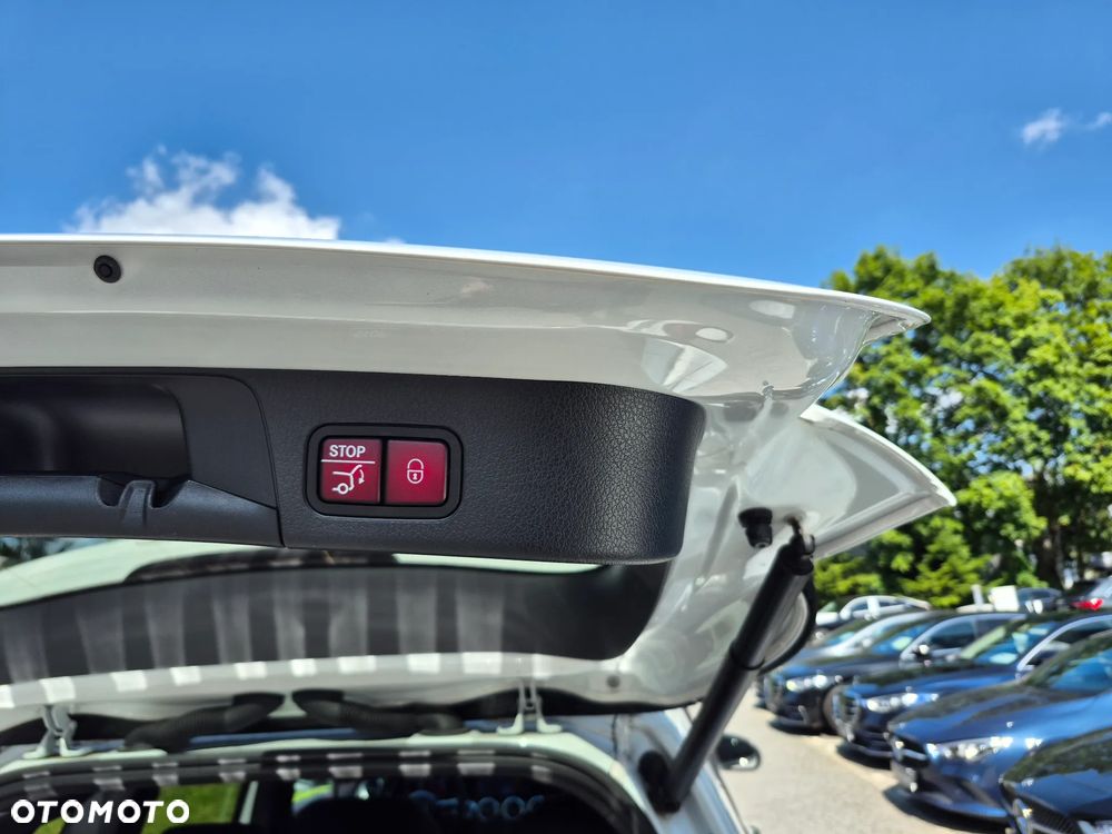 Mercedes-Benz GLB 200 7G-DCT - 27