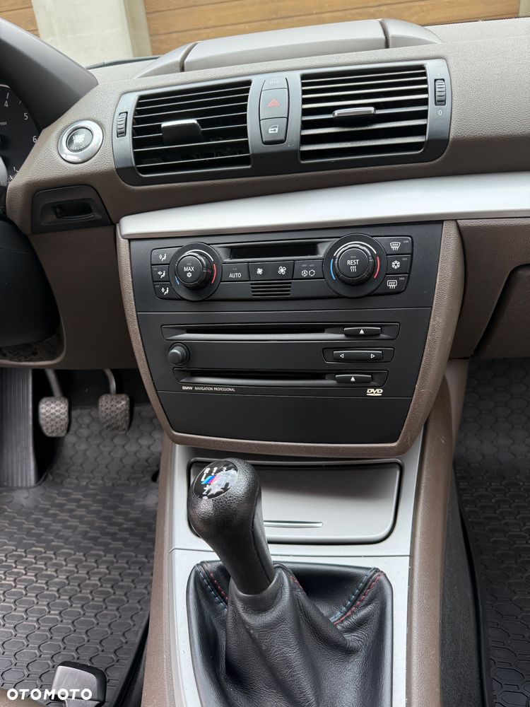BMW Seria 1 116i - 17