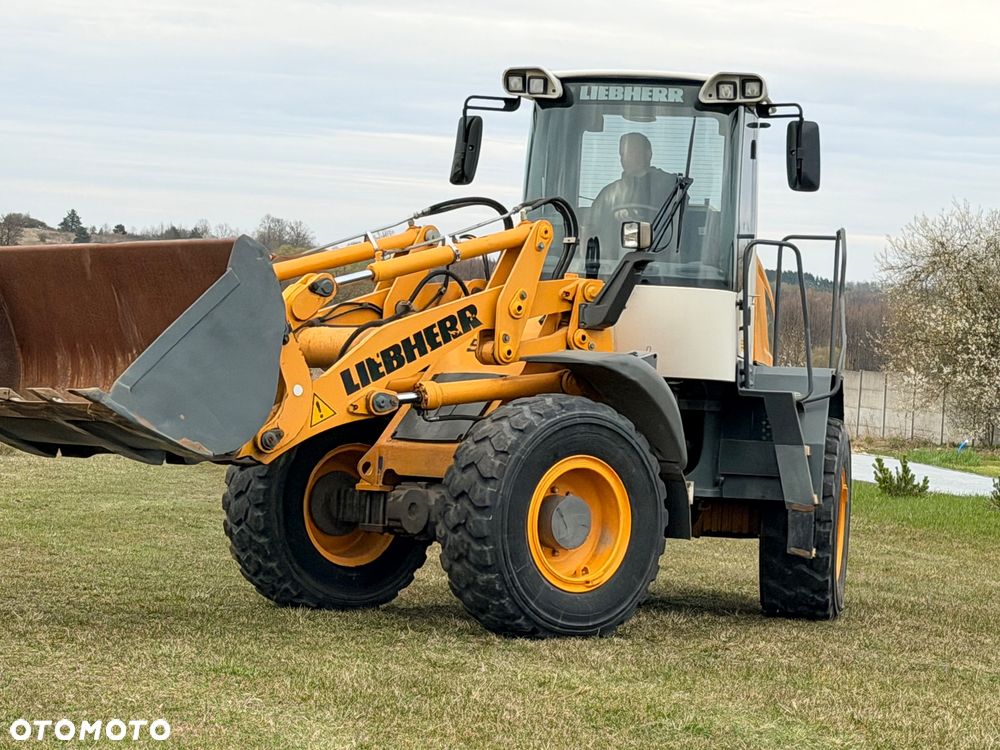 Liebherr Ładowarka Liebherr L524 KLIMA łyżka2,5m3+widły bezAdblue i Dpf szybkozłącze hydr. Cat Caterpillar 924K  924H  930K Volvo L60H / L70H Komatsu WA200-8 WA270-8JCB 426 427 - 25
