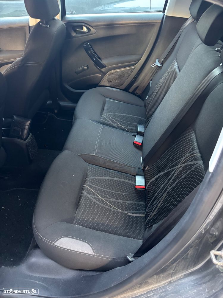 Peugeot 208 82 VTI Active - 6
