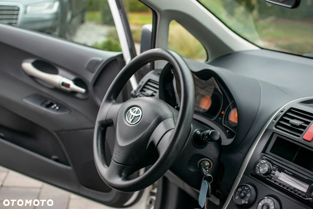 Toyota Auris - 36