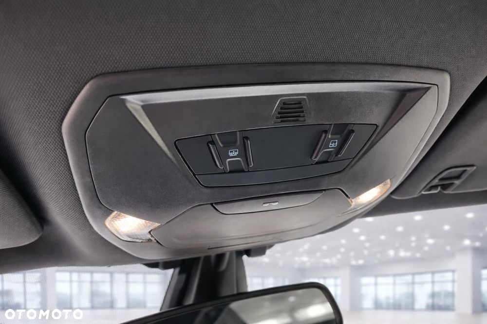 Ford Kuga 1.5 EcoBoost 2x4 ST-Line - 17