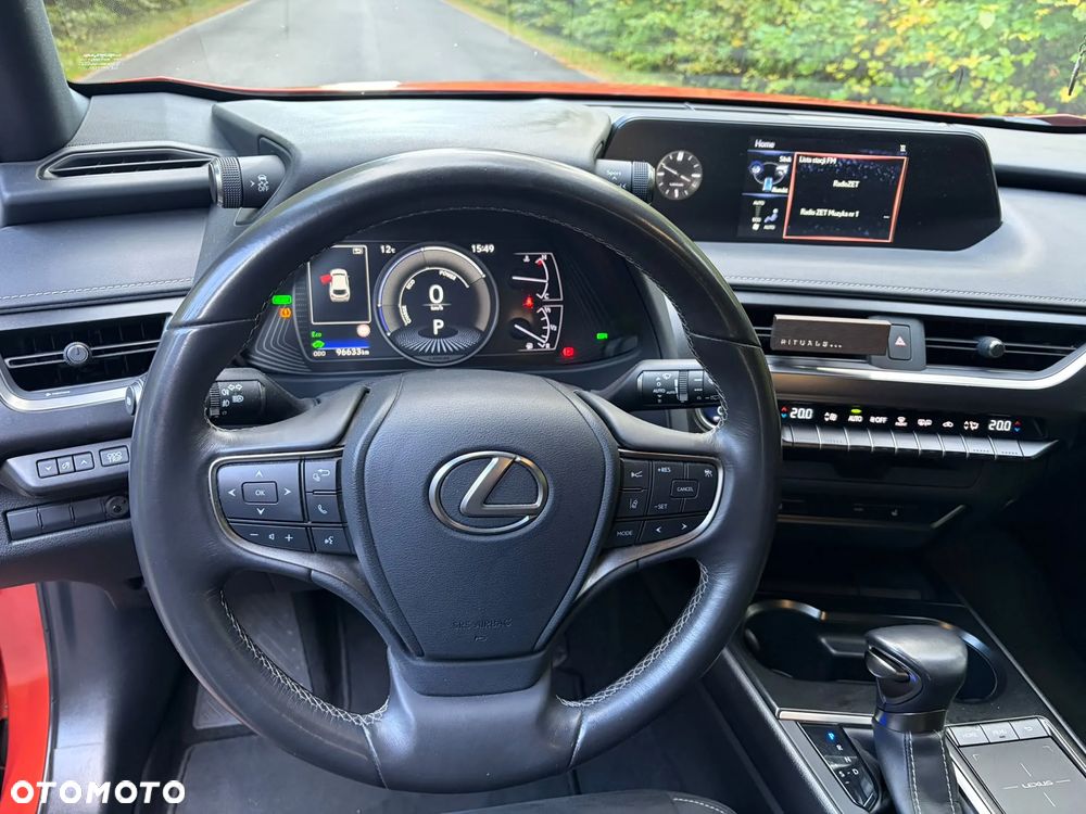 Lexus UX - 18