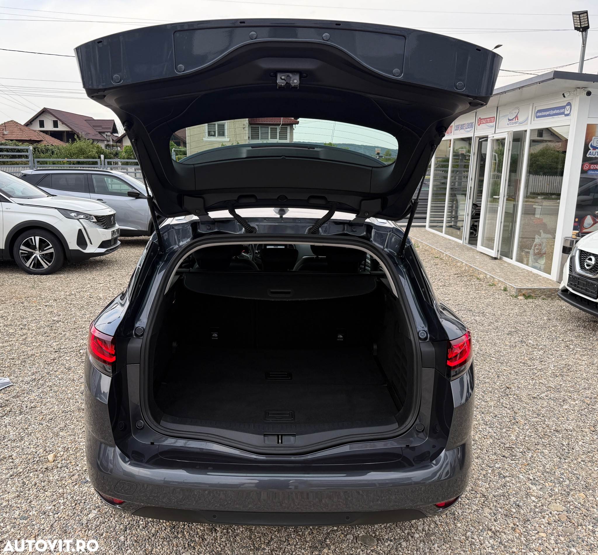 Renault Megane BLUE dCi 115 ZEN - 27