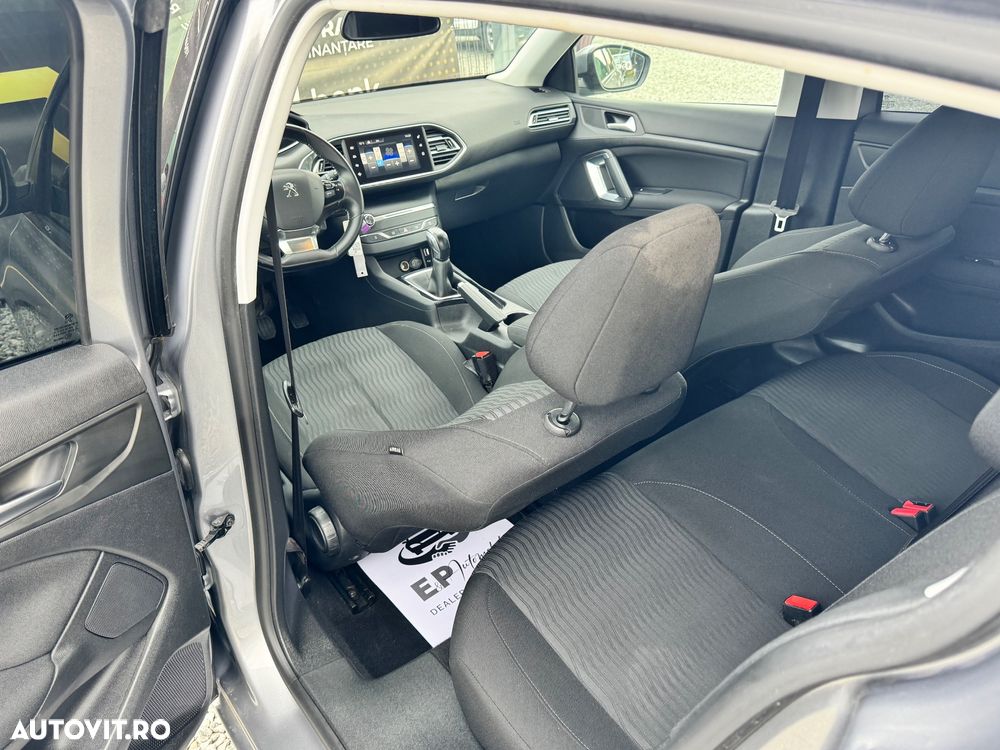 Peugeot 308 1.2 L PureTech Active - 19