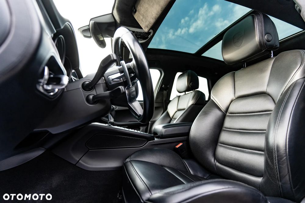 Porsche Macan Turbo PDK - 19