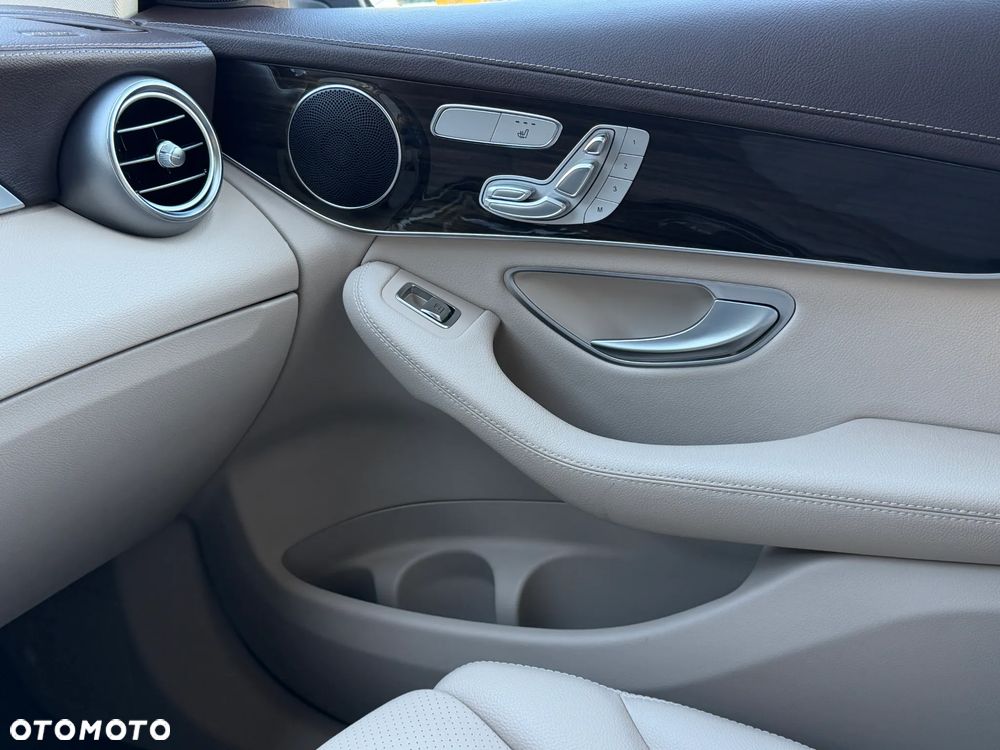 Mercedes-Benz GLC 300 de 4-Matic Business Edition - 24