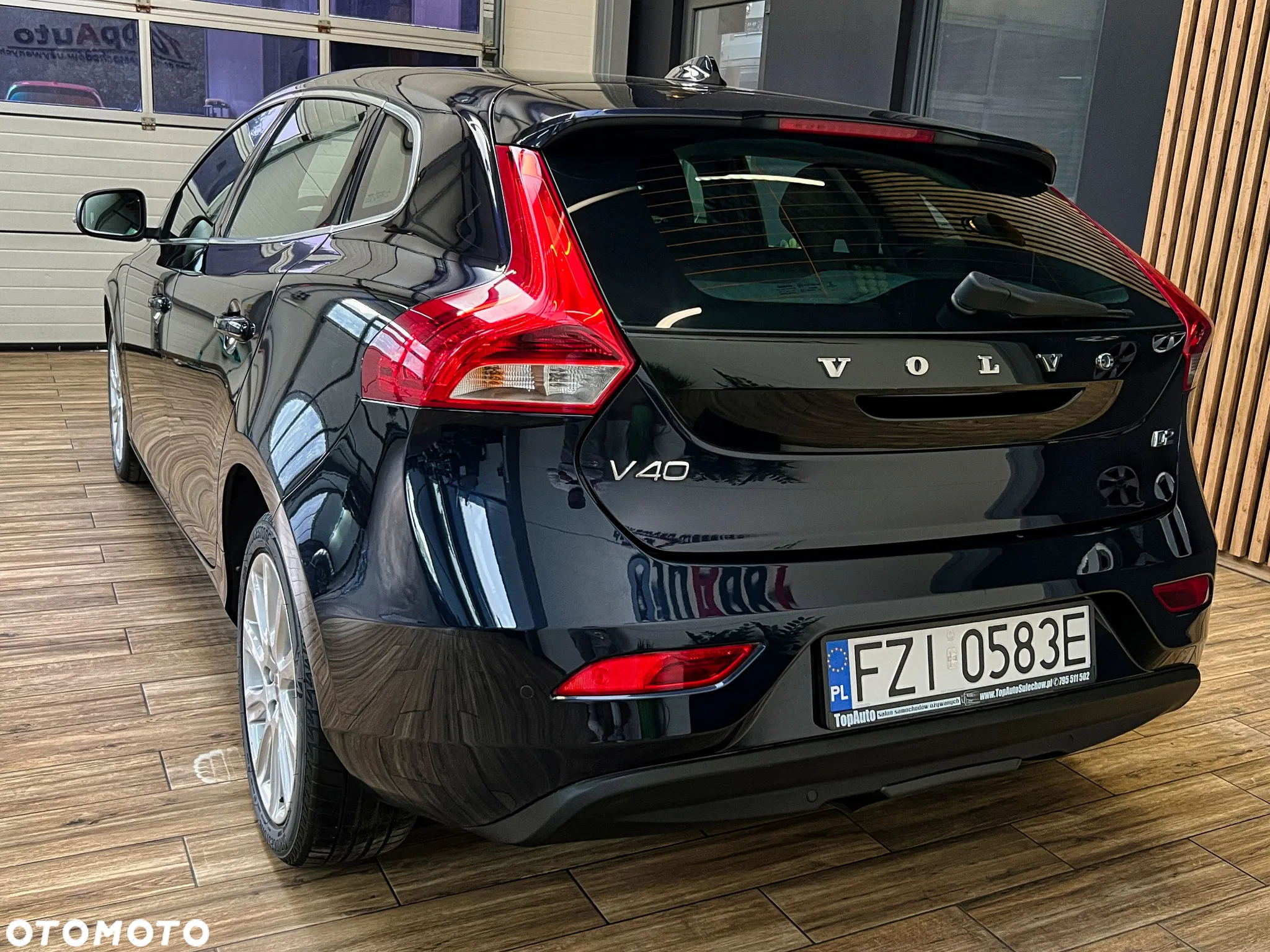 Volvo V40 D2 Drive-E Momentum - 9