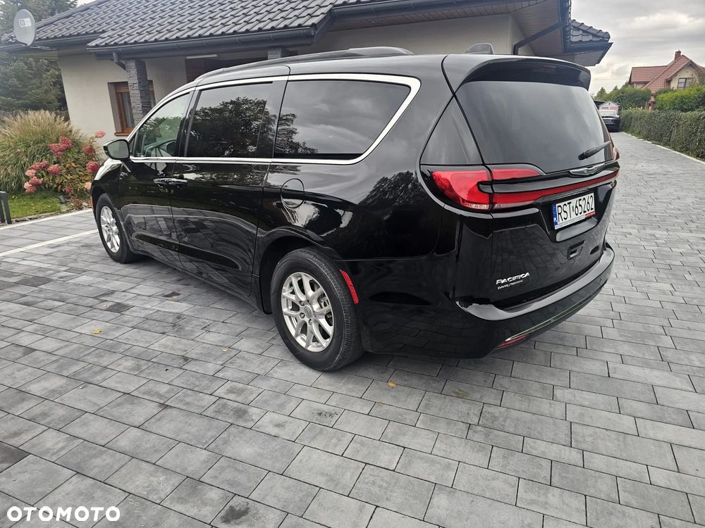Chrysler Pacifica - 8