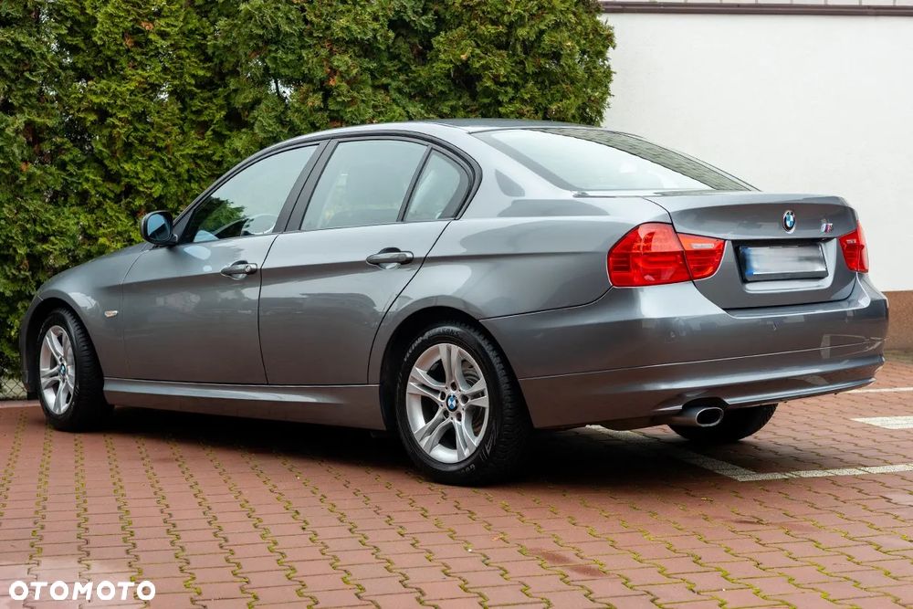 BMW Seria 3 318i Edition Sport - 11