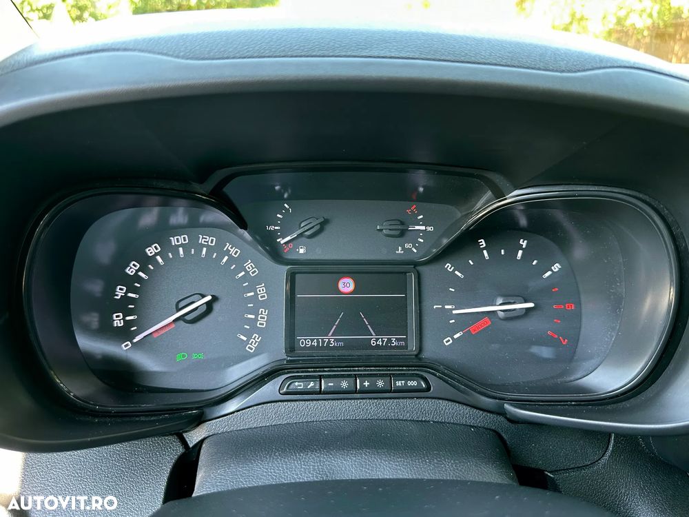 Toyota Proace 1.5 D-4D 102CP 6MT 4+1 L2 Comfort - 21