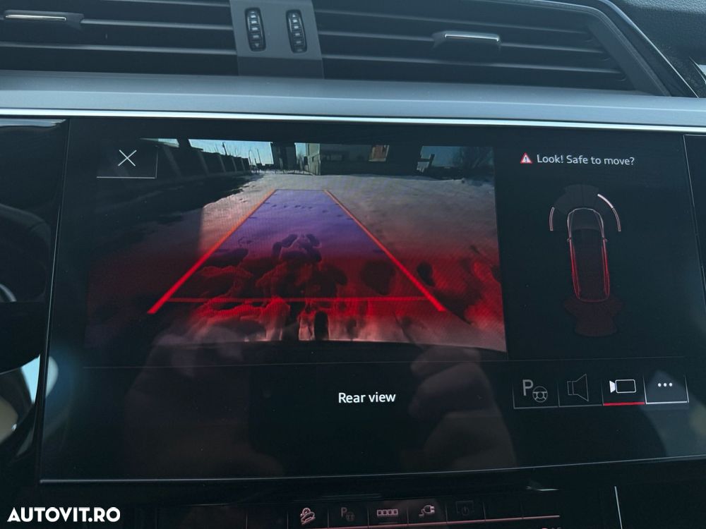 Audi e-tron quattro S - 15