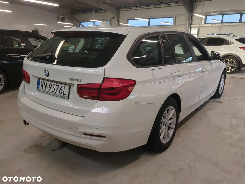 BMW Seria 3 318i - 3