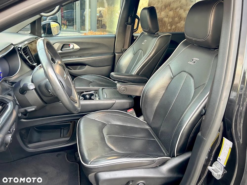 Chrysler Pacifica - 19