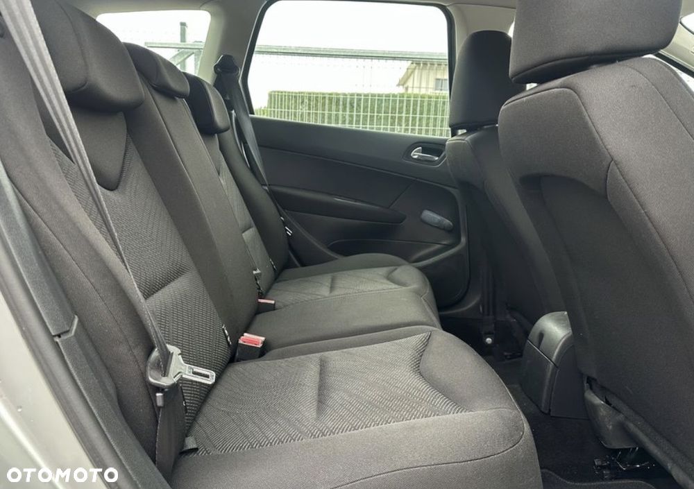 Peugeot 308 1.6 HDi Presence - 17