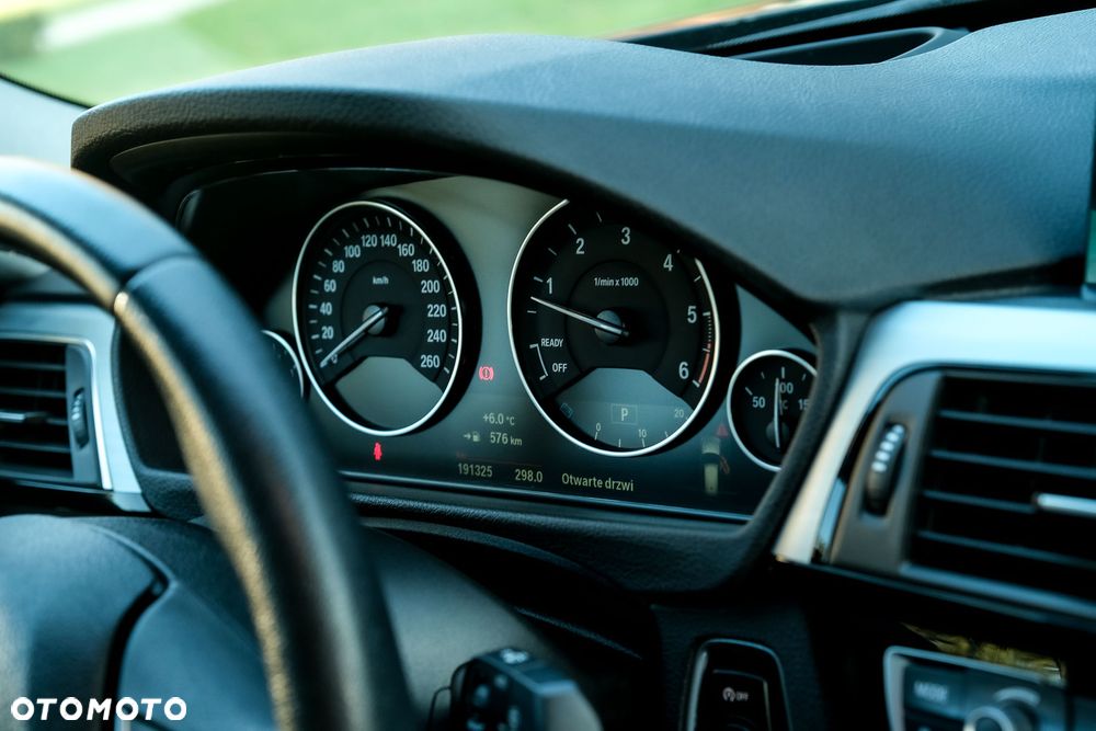 BMW Seria 3 320d Sport Line Shadow - 37