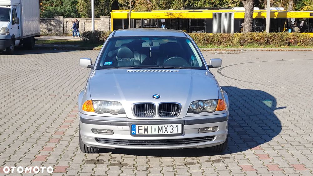 BMW Seria 3 318i - 2