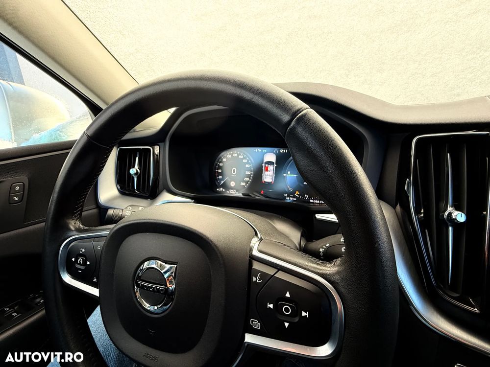 Volvo XC 60 T8 Twin Engine AWD Geartronic Momentum - 21