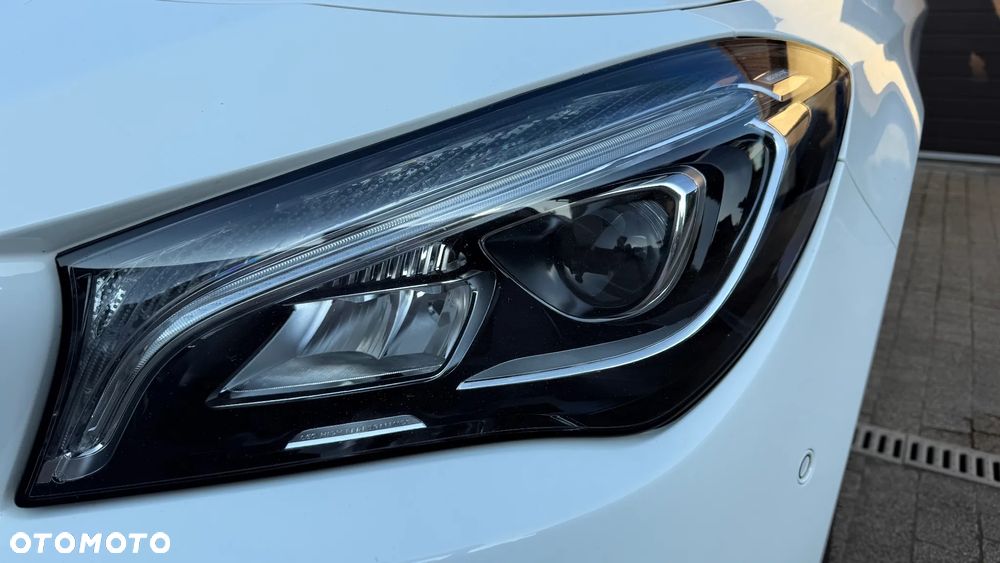 Mercedes-Benz CLA 200 7G-DCT AMG Line - 13