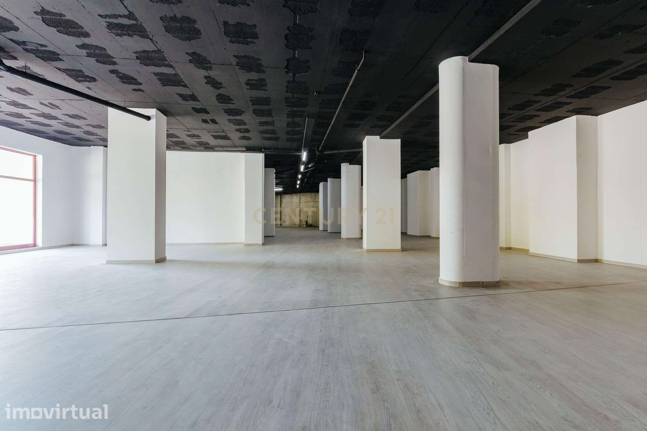 Armazém / Espaço Comercial para Venda – Barcarena, Oeiras - Grande imagem: 2/14