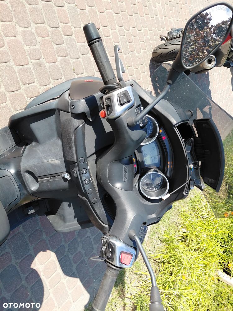 Piaggio MP-3 - 10