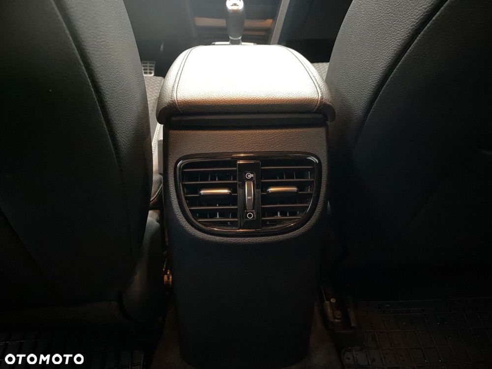 Kia Ceed - 12