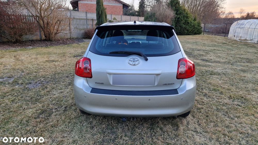 Toyota Auris 1.6 Sol - 4