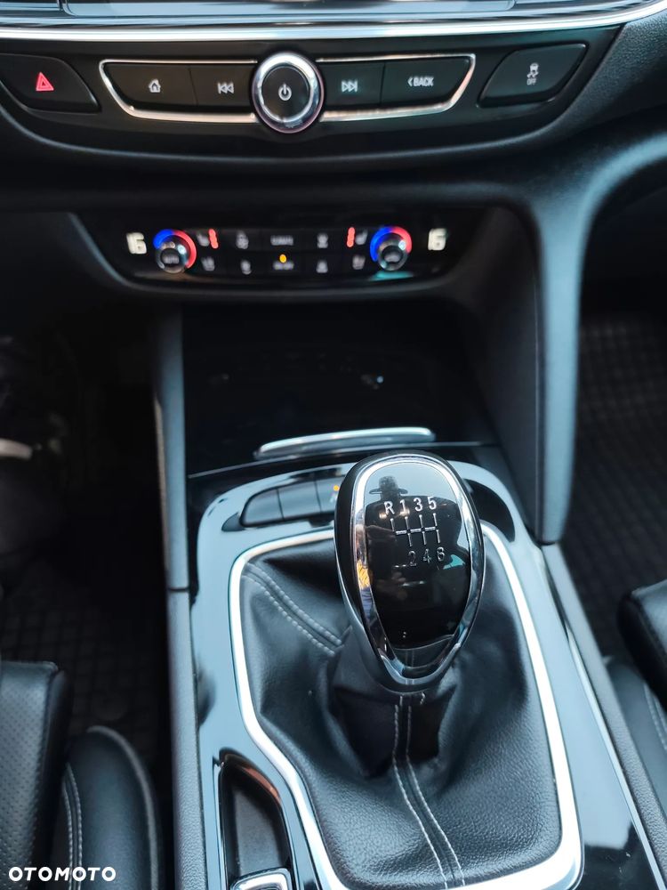 Opel Insignia - 17