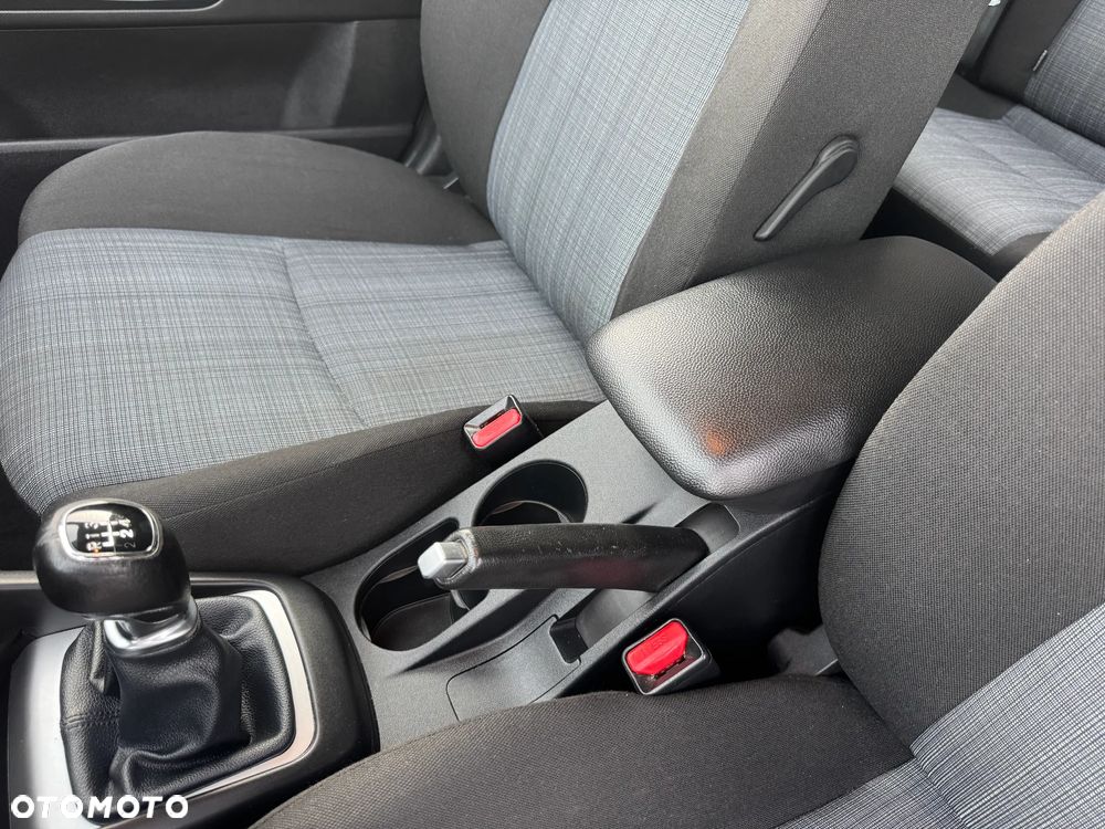 Kia Ceed 1.6 CVVT SW Dream-Team Edition - 24