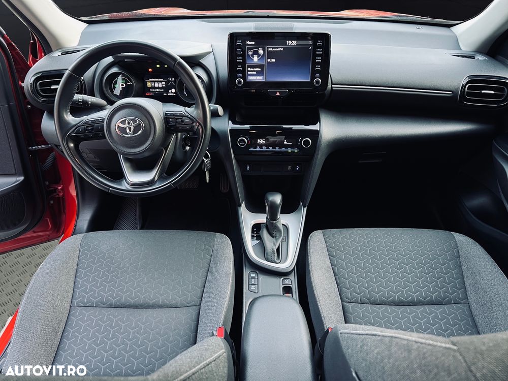Toyota Yaris Cross - 12