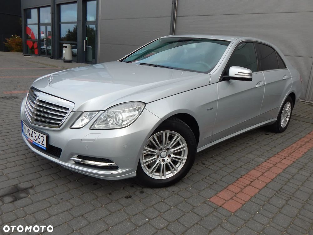 Mercedes-Benz E-Class 2012 photo 2